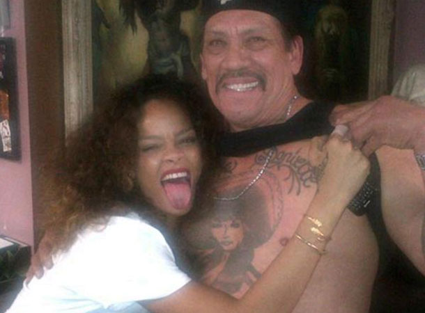 Rihanna Gets Thug Life Tattoo Pictures rihannatupactattoo